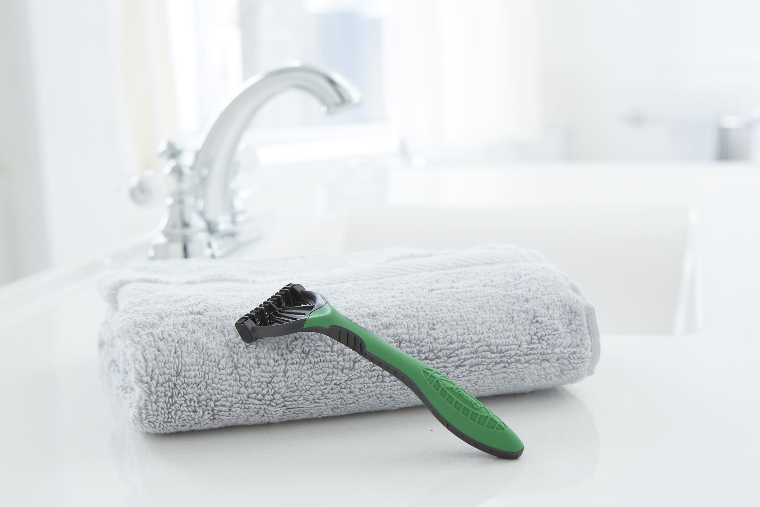 Schick Xtreme 3 Sensitive Peaux Sensibles Razors 4 ea